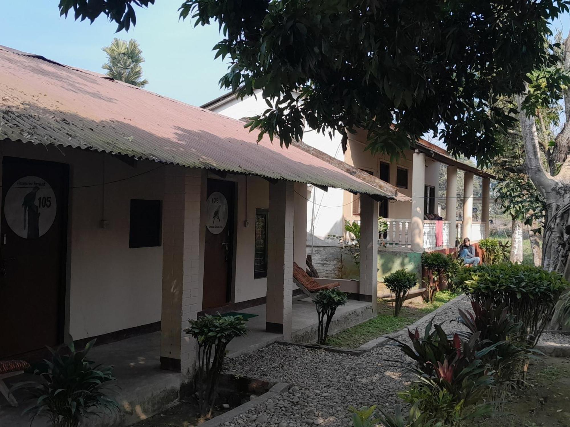 Crocodile Safari Camp Hotel Chitwan Exterior photo