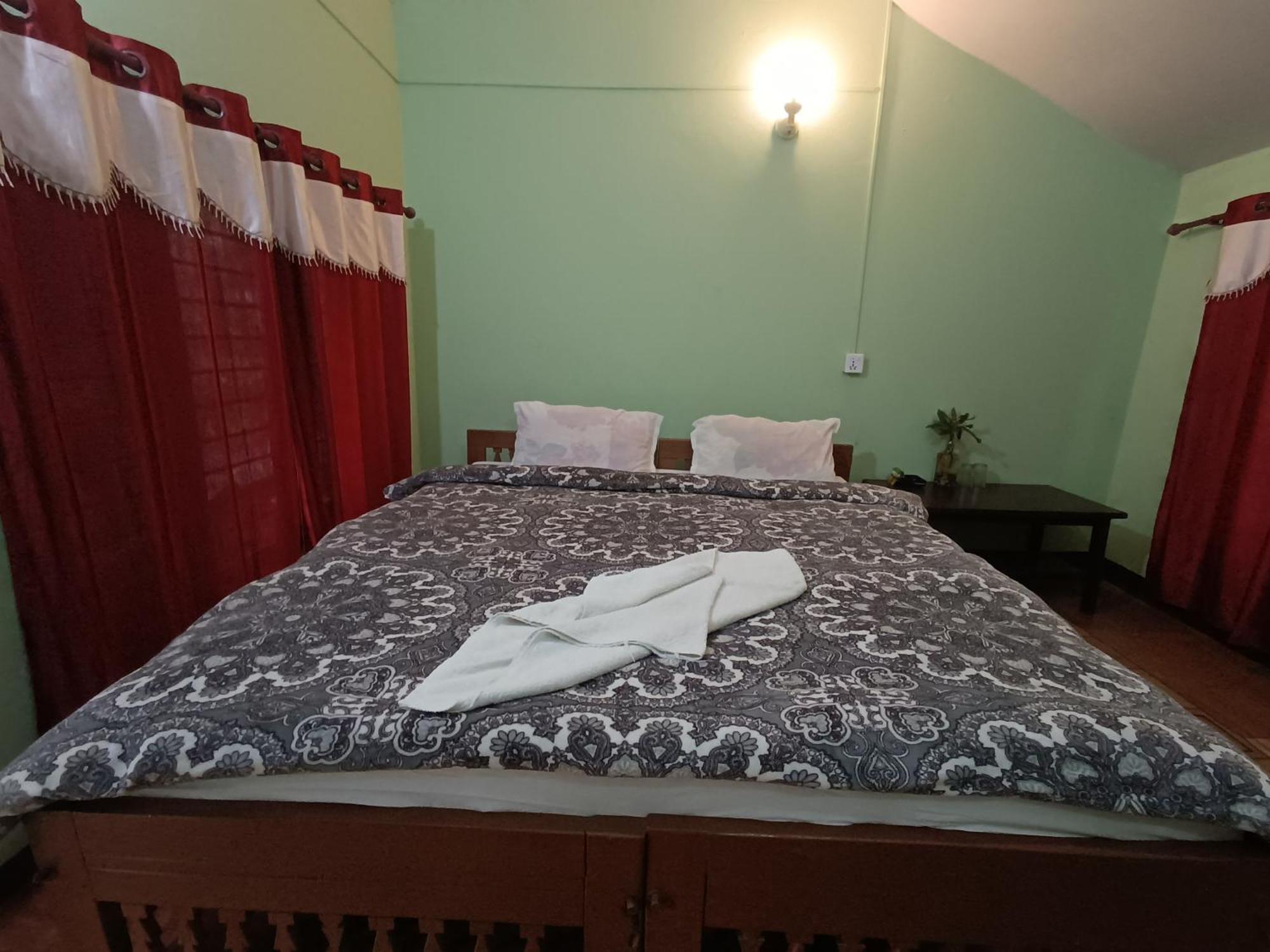 Crocodile Safari Camp Hotel Chitwan Room photo
